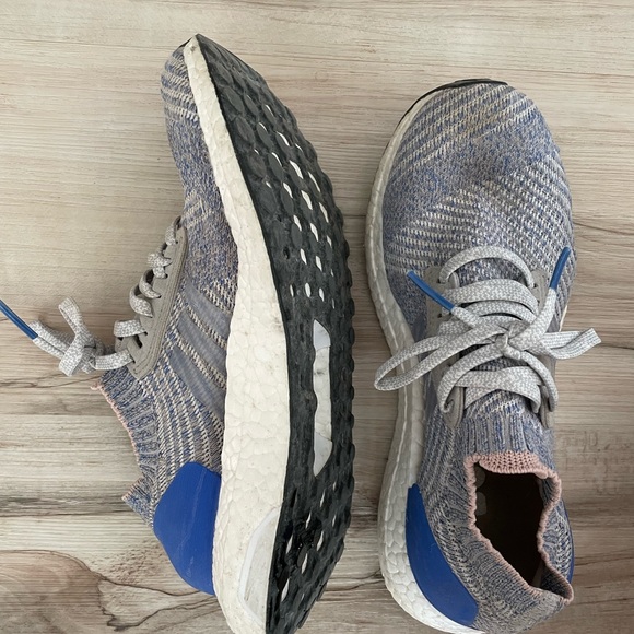 Adidas Ultra-boosts - Picture 2 of 2